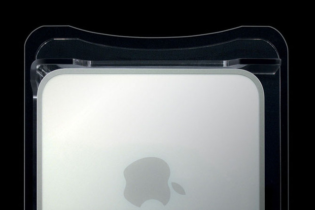 プリンストン、Mac mini専用のアクリル製縦置きスタンド 画像