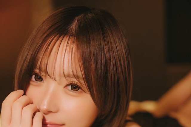 “5度見ボディ”の聖菜、ベッドの上から大胆ランジェリーで誘惑…2nd写真集『5度見したよね?』発売 画像