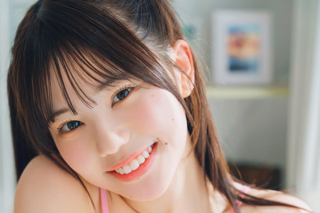 初々しさ100％！ 上西萌々、初のソロ水着グラビアに挑戦 画像