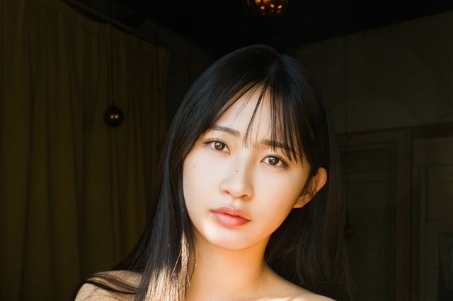 元HKT48・松本日向の色気たっぷりな柔肌が80ページ！ デジタル写真集『麗しのシャルマン』 画像