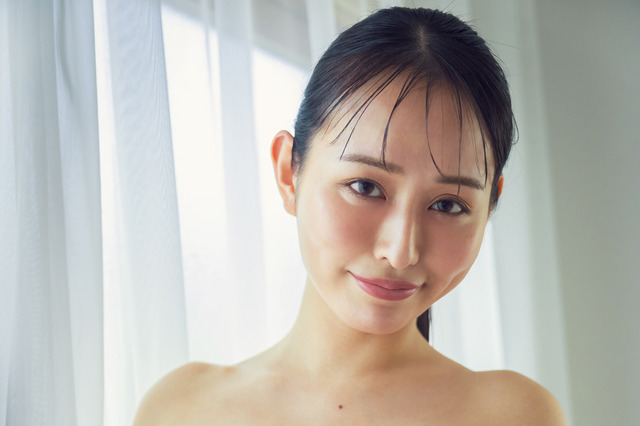 天野ちよ、圧巻のHカップボディでこの上ない“艶”グラビア！ 画像