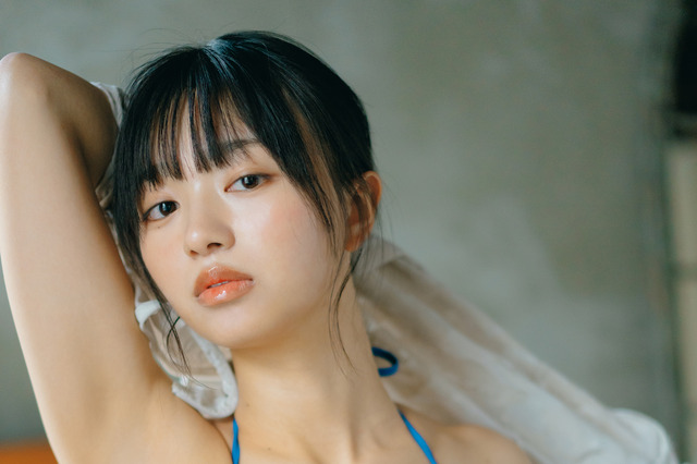 春高バレー出場美女・蒔埜ひな、爽やかビキニで魅惑の美腹筋! 画像