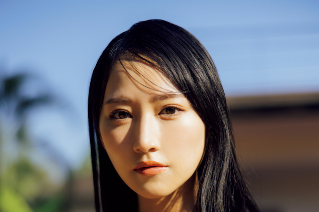 川瀬もえの初写真集が重版決定!『FLASH』で女神感あふれる“未公開カット”緊急掲載 画像