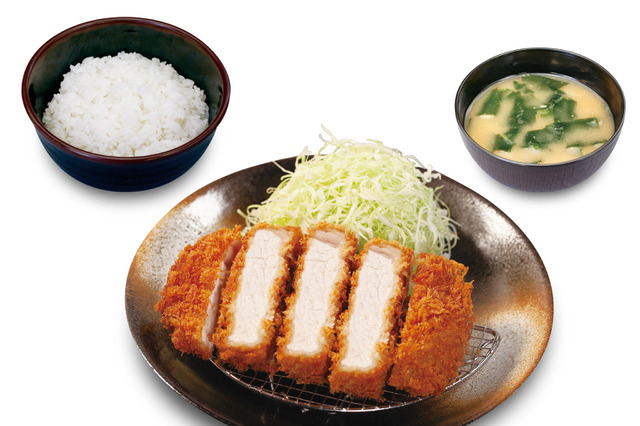松のや、“サクッ”と“ジューシー”な味わいが特徴の新作「厚切りロースかつ定食」23日より発売 画像