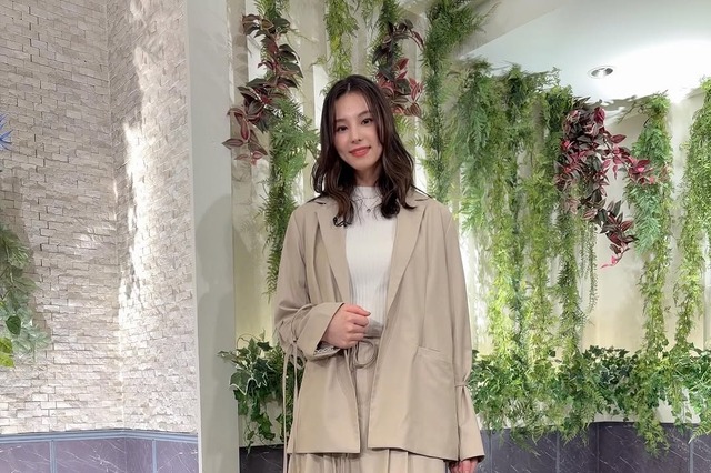 相楽伊織、ミニスカ“美脚”の番組オフショ公開「スタイル抜群」「脚めっちゃキレイ」 画像