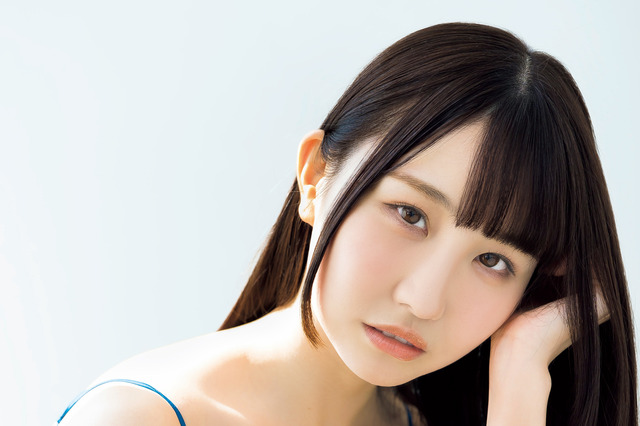“話題のあざとかわいいアイドル”深江有恵、水着グラビアで『FLASH』初登場 画像