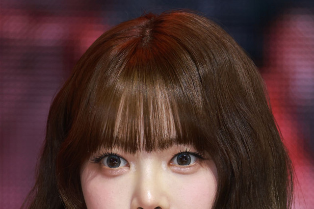 LE SSERAFIM・ウンチェ、“美ビジュ爆発”始球式の裏側に反響続々「本当に綺麗になった」 画像