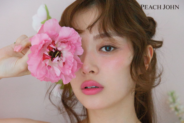 内田理央が色気たっぷりの夏ランジェリー姿に! ピーチ・ジョンの新ビジュアル公開 画像