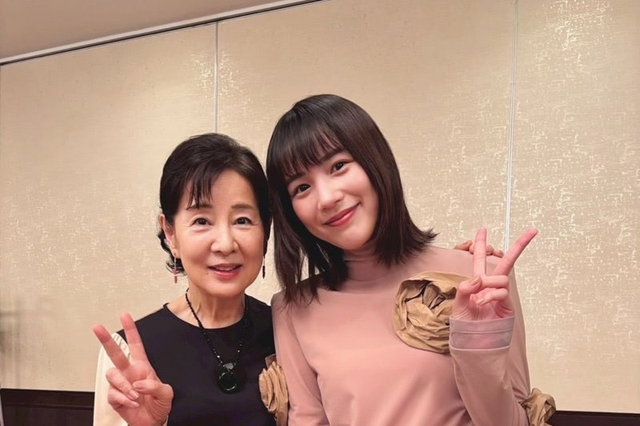 のん、“初共演”吉永小百合との貴重なツーショットに感激！「はう、いつもお美しい…」 画像