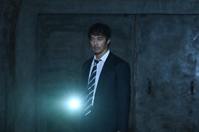 阿部寛主演『キャスター』最終章に突入！ 闇に葬られていた事件が動き出す 画像