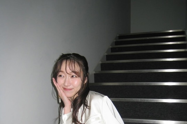 須田亜香里、白ニーハイ×美脚コーデに称賛の声「絶対領域、最高」「めっちゃ素敵です」 画像