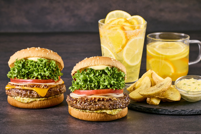 フレッシュネスバーガー、国産黒毛和牛100％の贅沢な味わい！「黒毛和牛バーガー」が6月4日より発売 画像