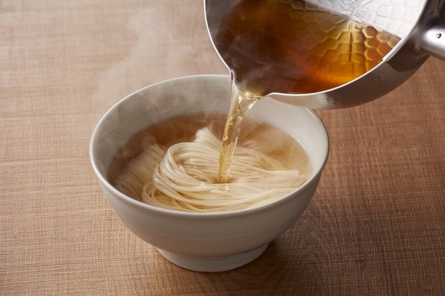 伝統の半田そうめん「オカベの麺」専用だしパックが5月28日から販売開始 画像