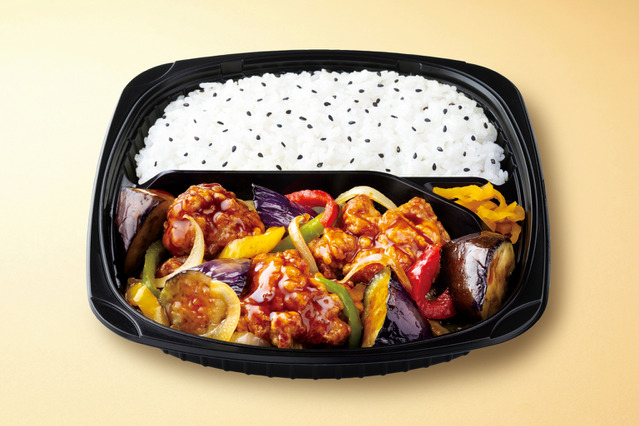 こだわりの唐揚げがリニューアル!オリジン夏の人気弁当「鶏となすの黒酢あん弁当」本日より発売! 画像