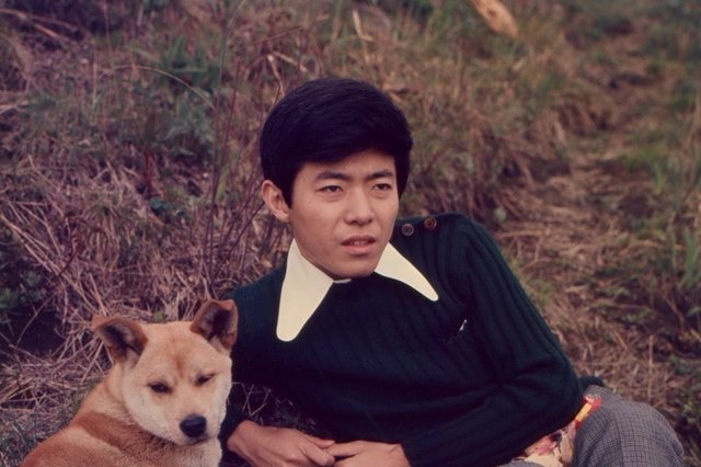 美川憲一、若かりし頃の写真にファン歓喜 「お若い美川憲一様カッコイイ」「イケメン素敵」 画像