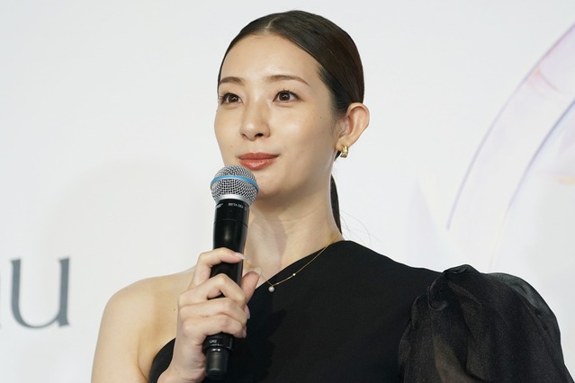 足立梨花、久々の“入浴シーン公開”にファン悶絶「ヤバいくらいのセクシーショット」 画像