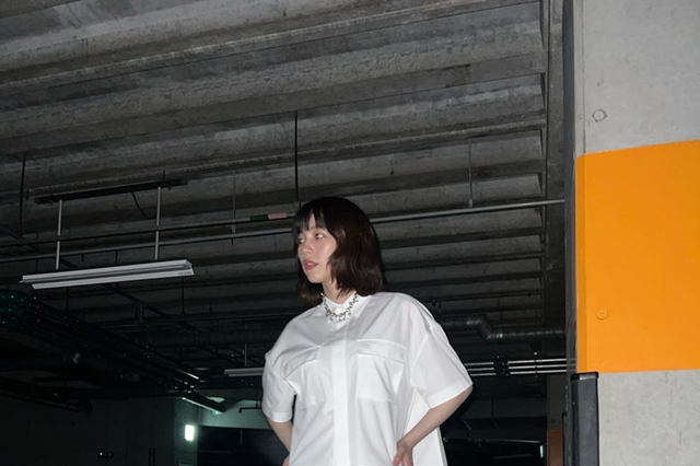 のん、ミニ丈パンツから美脚スラリ！“甘辛MIX”コーデに反響「ブーツ合わせが格好良すぎ」 画像
