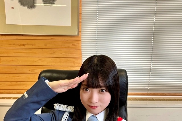 制服姿が可愛いすぎる!22/7・河瀬詩、北海道根室市で「一日警察署長&駅長」ダブル就任 画像