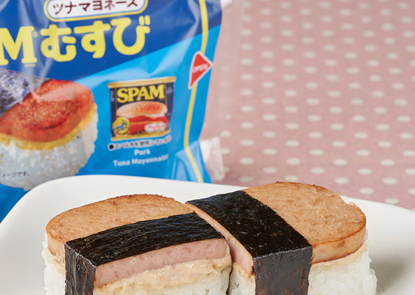ハワイの絶品グルメが集結！ファミマ、SPAMむすびやロコモコなど12品が新登場 画像