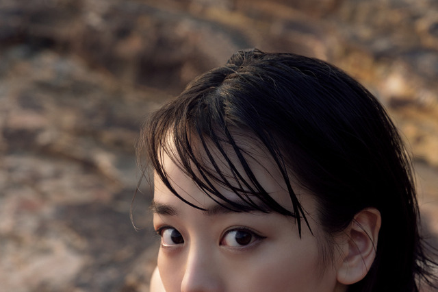 伊原六花、赤いベール越しに見える魅惑の美バスト...3rd写真集電子版が発売中 画像