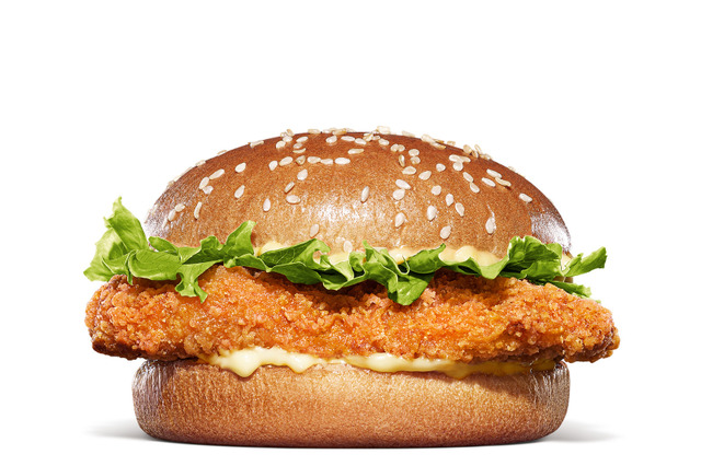 スモーキーな香りがたまらない!バーガーキング、「スモーキーフライドチキンバーガーズ」3種が新発売 画像