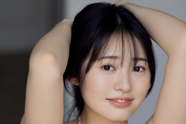 全鳥取県民の妹・白濱美兎、胸元セクシーな水着姿を披露！ 画像