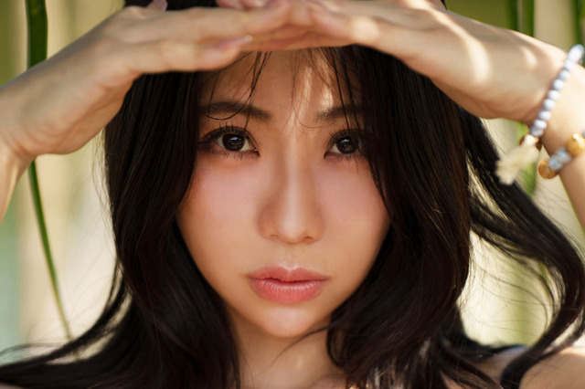 鈴木ふみ奈、ベトナムで魅せる圧巻グラビア！デビュー15周年記念写真集が発売決定 画像