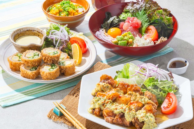 大戸屋から初のハワイアン風メニュー登場！南国風マヨソースで味わう「豚ロース夏野菜巻き」など3種が本日販売 画像