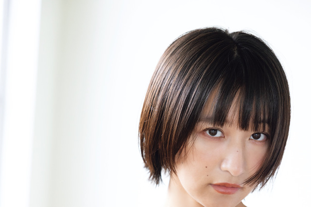 榎原依那、自慢の豊満美バストを大胆披露！巻頭24P撮りおろし！ 画像