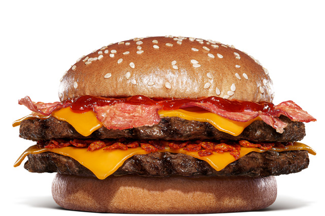 スモーキーな旨辛味がクセになる！バーガーキング、大人気シリーズ“ビックマウス”より新作2種が明日登場 画像
