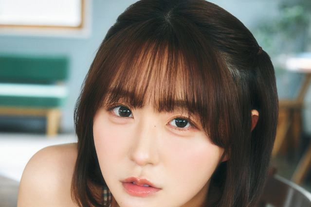HKT48・市村愛里、美谷間あらわな水着グラビア!“一緒に暮らしている”かのような距離感で撮影 画像