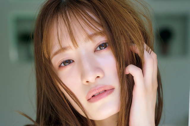 元乃木坂46・中田花奈、はだけた黒キャミから“美谷間”披露！ 画像