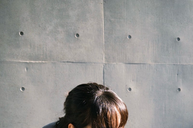 のん、全国ツアーのリハ中オフショを披露！西日をにらむ姿が「カッコいい」と話題に 画像