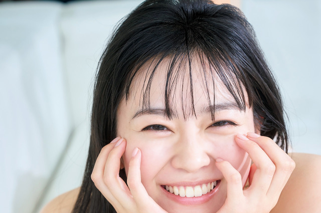 超ときめき♡宣伝部・坂井仁香、胸元チラ見せショット披露！2nd写真集の発売前重版が決定 画像