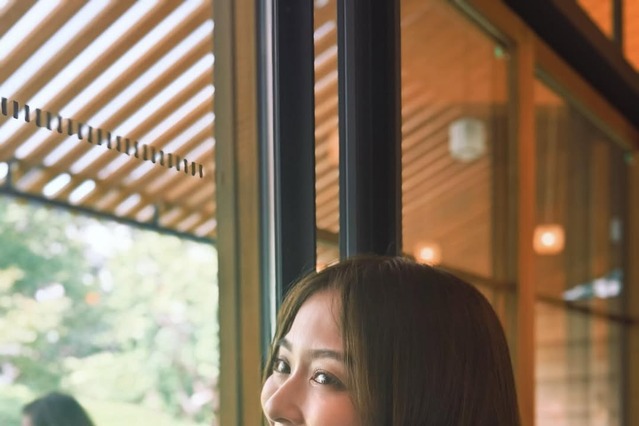 「9月なの信じられん」内田理央、ノースリワンピでかき氷！ 画像