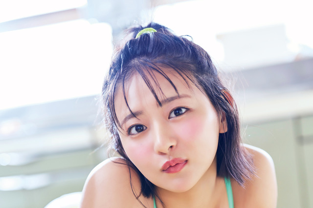 バスケ女子・すみぽん、鮮やか三角ビキニで美ボディ披露！ 画像