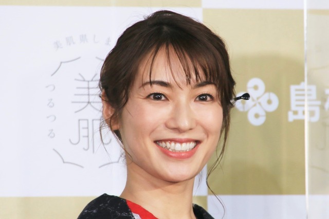 内山理名、第一子出産を報告！夫・吉田栄作もコメント「56才の新米パパ、オールドルーキーです笑」 画像