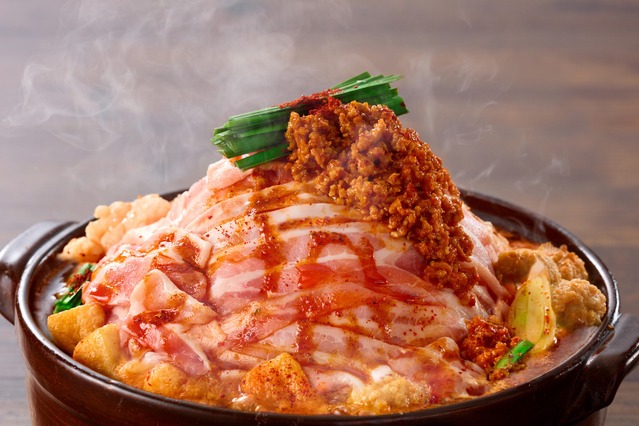 赤から、異例の“豚バラ6倍盛り”「肉マシマシ鍋」が登場！30日より販売スタート 画像