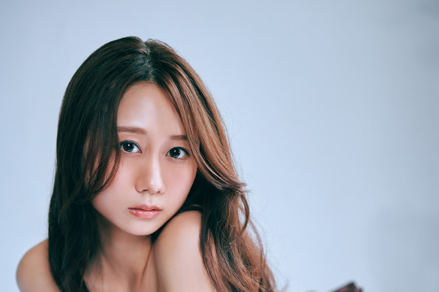 元SKE48・古畑奈和、黒ランジェリーのセクシーショット披露！2nd写真集から“もっとも大胆なカット”公開 画像