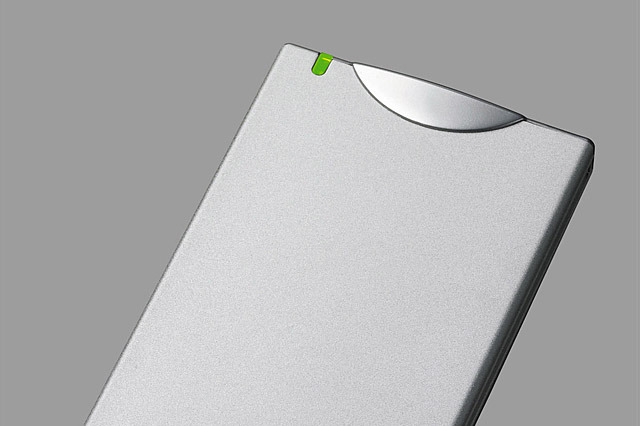 富士通、100GバイトのUSB2.0対応2.5型ポータブルHDD 画像