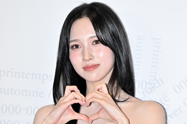 脱清楚系！TWICE・ミナ、全身レース衣装から胸元強調トップスまで一味違う魅力「可愛すぎ」【PHOTO】 画像
