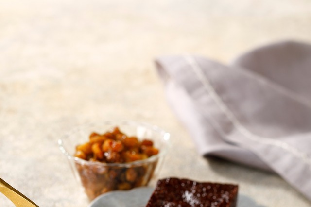 洋酒チョコレート「ラミー」、ラムレーズンが2倍に増量！“プレミアムテリーヌ”が7日より発売 画像