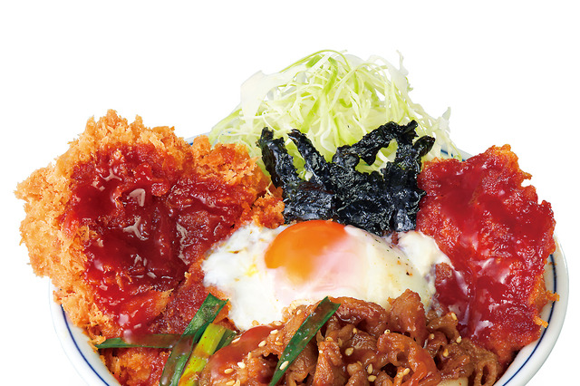 韓国料理風3種の肉を豪快盛り！かつや新メニュー「牛豚鶏のプルコギビビンカツ丼」10日より販売 画像