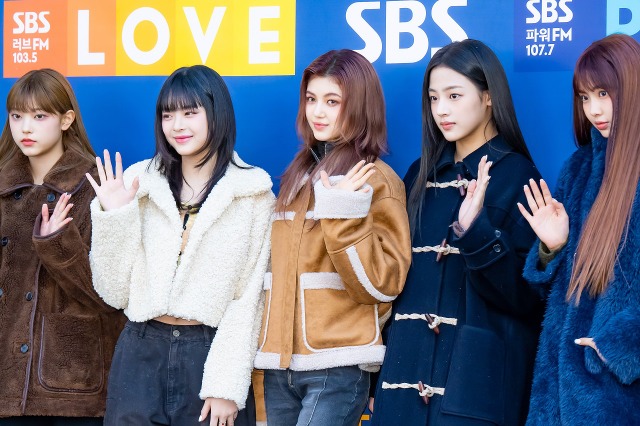 活動休止から7カ月…判決を待つNewJeans、ヒット曲『ETA』がSpotify再生回数4億回を突破 画像