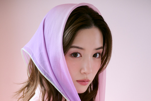 永野芽郁、2026年カレンダーが12月21日発売決定！「春夏秋冬」をテーマに四季折々の魅力を披露 画像