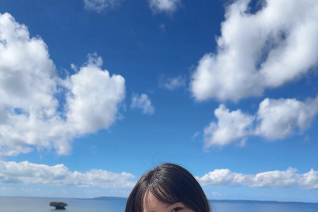 溝端葵、ヤンマガオフショでとびきりの笑顔！ 画像