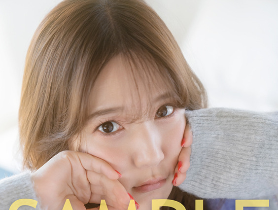 声優・内田真礼、あざと可愛い萌え袖ショット！デビュー15周年で『声グラ』表紙飾る 画像