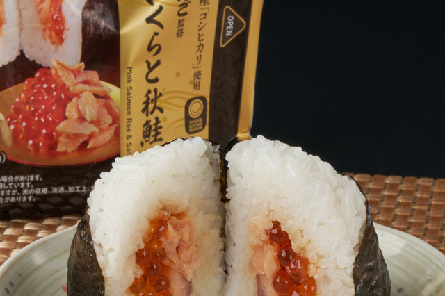 「いくら」と「秋鮭」を一度に堪能！ファミマ、おにぎり専門店監修の「ごちむすび」を18日より発売 画像