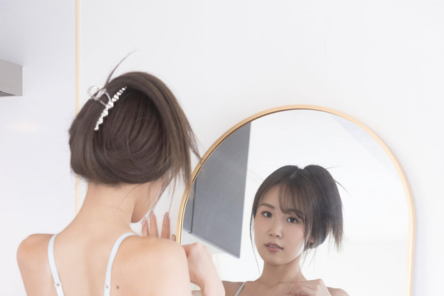 CYBERJAPAN・HARUKA、Tバックランジェリーで丸みを帯びたヒップ披露！ 画像