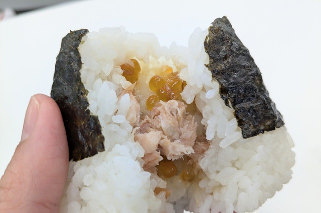 ファミマ、老舗ぼんご監修おむすび新発売！“握らない技”を機械で再現する新次元へ 画像